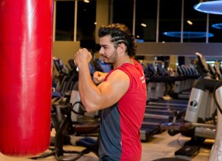 Não há nenhum segredo em conseguir um corpo definido masculino. Você só precisa ter determinação se seguir algumas dicas para conquistar esse resultado de uma forma mais rápida e duradoura. O mais importante é não parar após definir o corpo, pois as mudanças não são permanentes, precisam de manutenção.