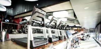 Sala de cardio da Academia São Paulo – Estádio Morumbi com vários equipamentos.