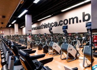 Sabia que existe uma musculação em São Paulo - Morumbi Shopping do jeito que você merece? É a academia da Cia Athletica, que tem mais de 1.500 m² e oferece diversas modalidades para você escolher. Toda academia foi planejada para oferecer uma experiência completa e prazerosa aos alunos. É por isso que todos os ambientes são climatizados e estão equipados com equipamentos e aparelhos top de linha. A disposição da sala de musculação é setorizada em grupos musculares, para que você consiga otimizar seu treino.