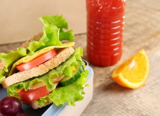 Quem deseja uma vida mais saudável deve incluir lanches fitness em sua alimentação, para os intervalos entre as principais refeições. Uma dieta equilibrada somada às atividades físicas é a equação perfeita para mais qualidade de vida.