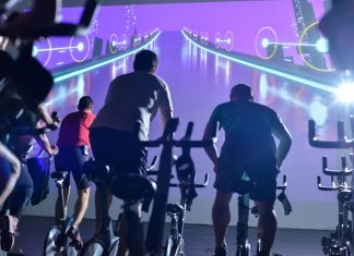 Muitos se perguntam se academia é um esporte. Essa “classificação” depende da definição e dos critérios utilizados para determinar o que constitui um esporte. Tradicionalmente, o termo "esporte" é associado a atividades competitivas que envolvem habilidades físicas e têm regras definidas. Se analisarmos somente nesse sentido, podemos dizer que a academia não se encaixa na definição tradicional de esporte. Embora algumas pessoas possam considerar a academia apenas como uma atividade física, há argumentos convincentes que sustentam a ideia de que ela pode ser considerada um esporte legítimo.